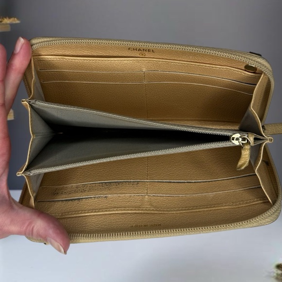 CHANEL Continental Zippy Wallet Gold WOC, Neutrals Leather with Gold Hardware - Picture 5 of 8